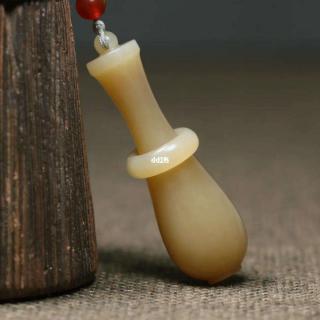 新疆和田玉糖玉活环玉瓶挂件