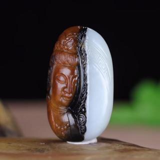 天然精品和田玉黑皮料挂件 附带证书